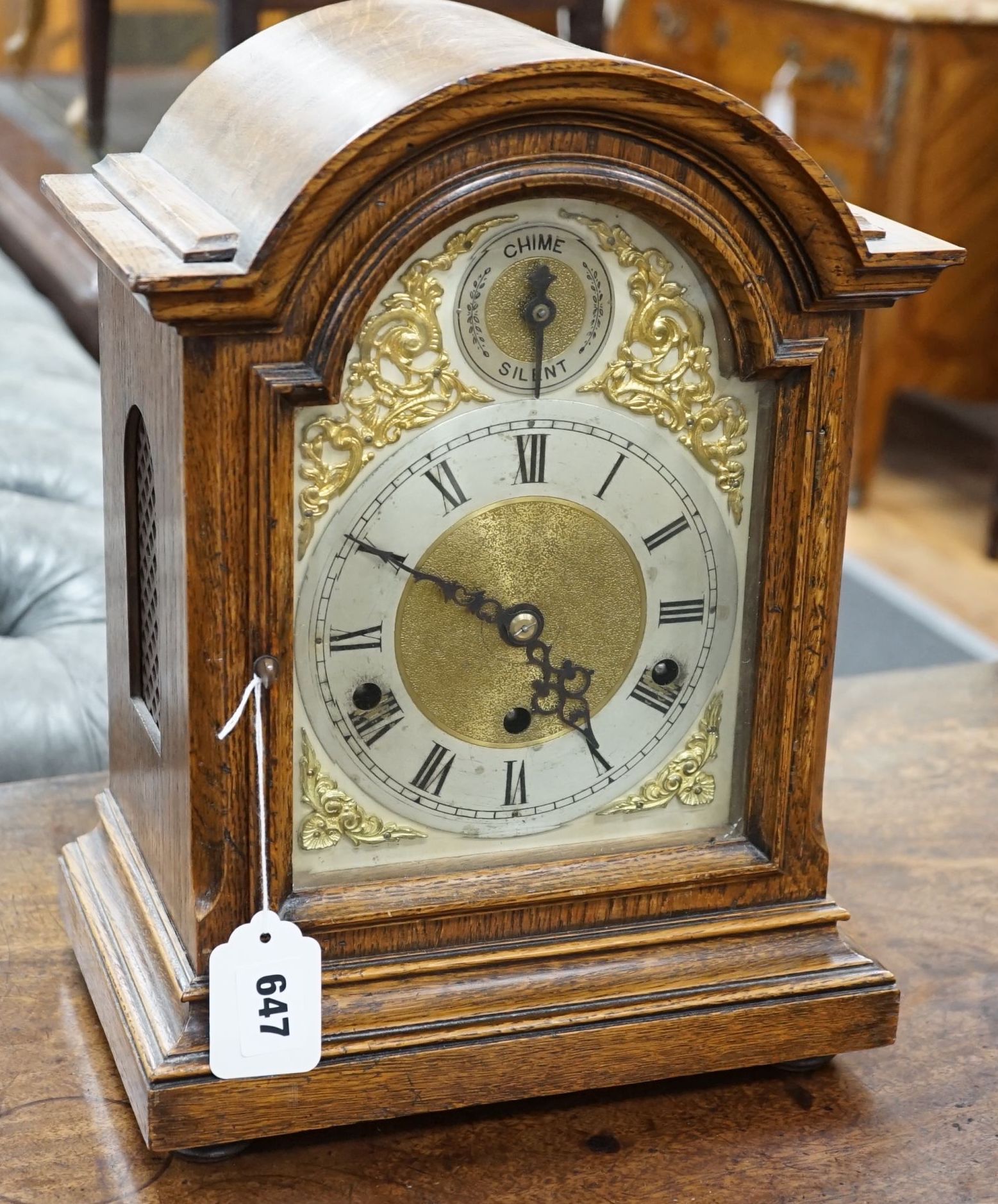 A decorative Edwardian chime mantel clock - 36cm tall